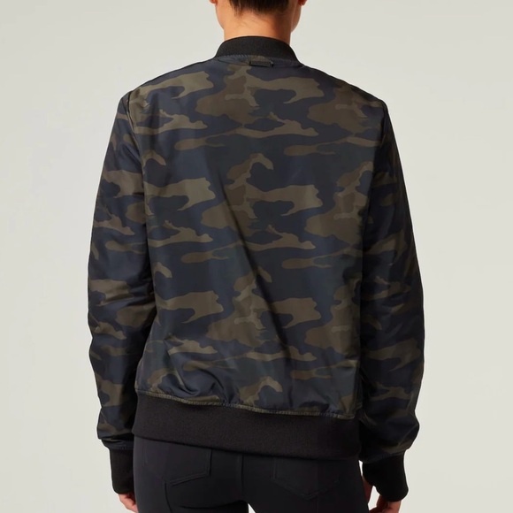Blanc Noir brand quilted army print and black reversible bomber jacket Size S - Picture 3 of 10